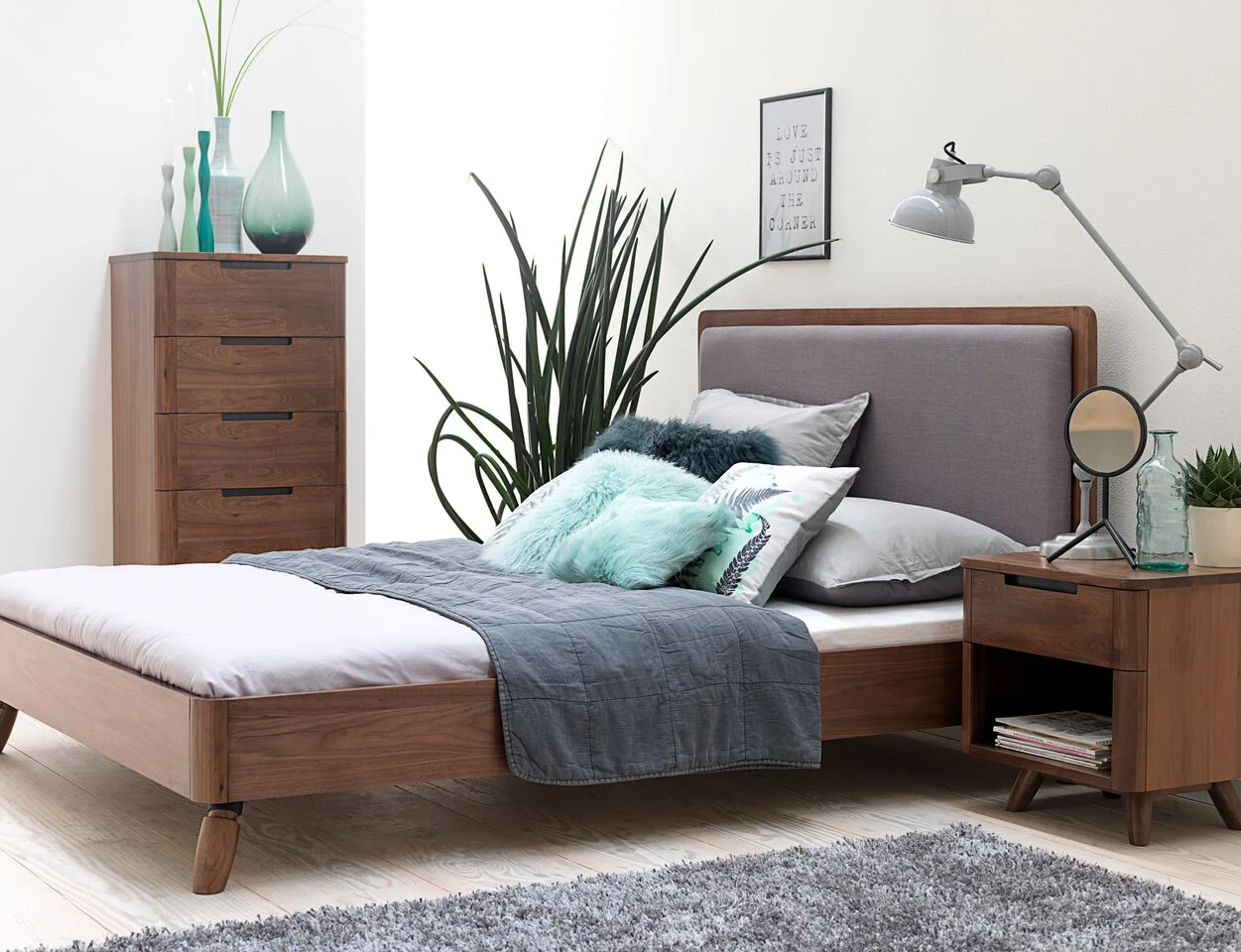 Tahoe MCM Walnut Queen Size Bed - Image 3