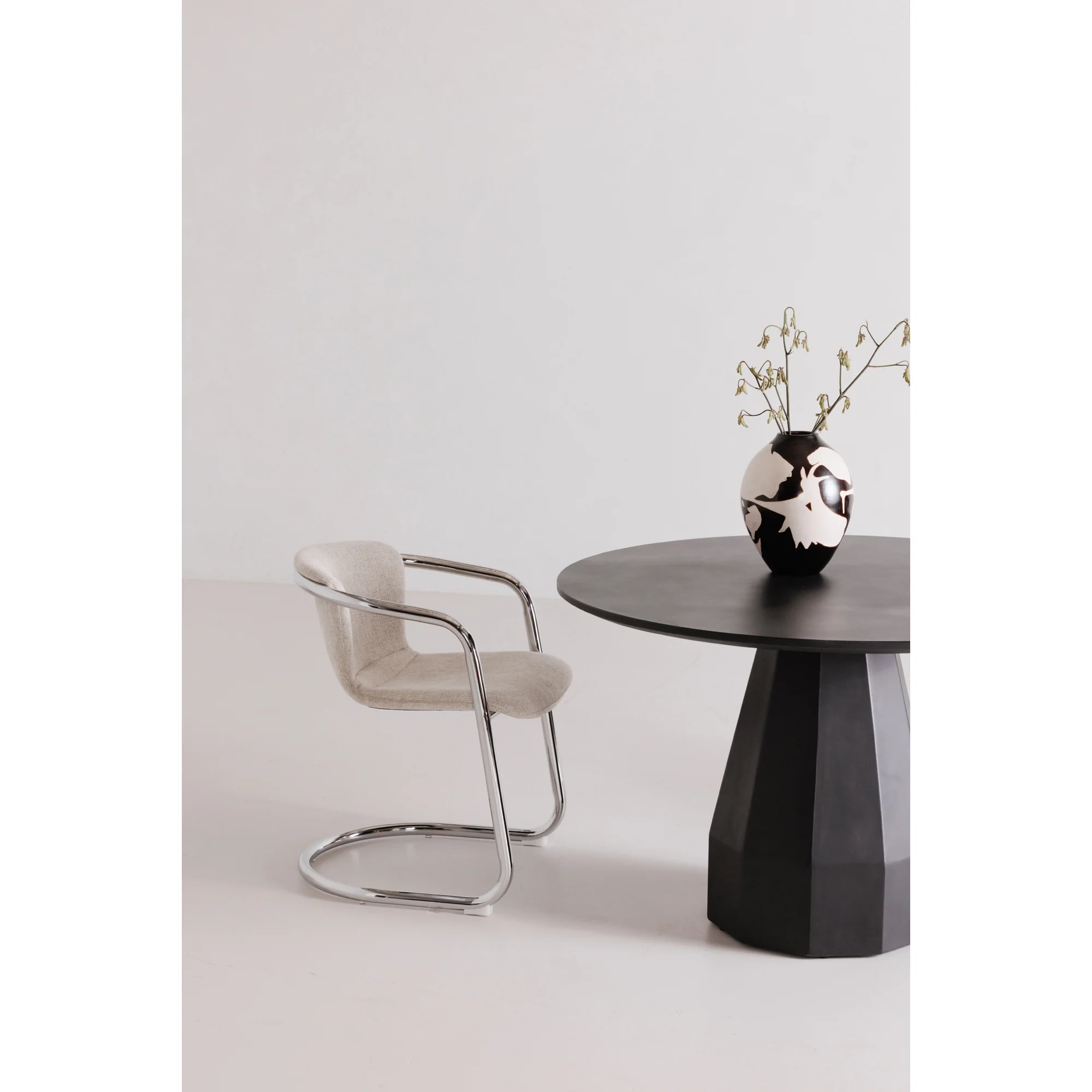 Templo Outdoor Dining Table - Image 4